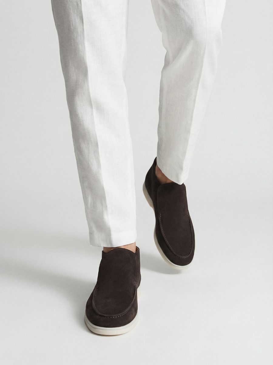 Mocasín urbano gris cálido