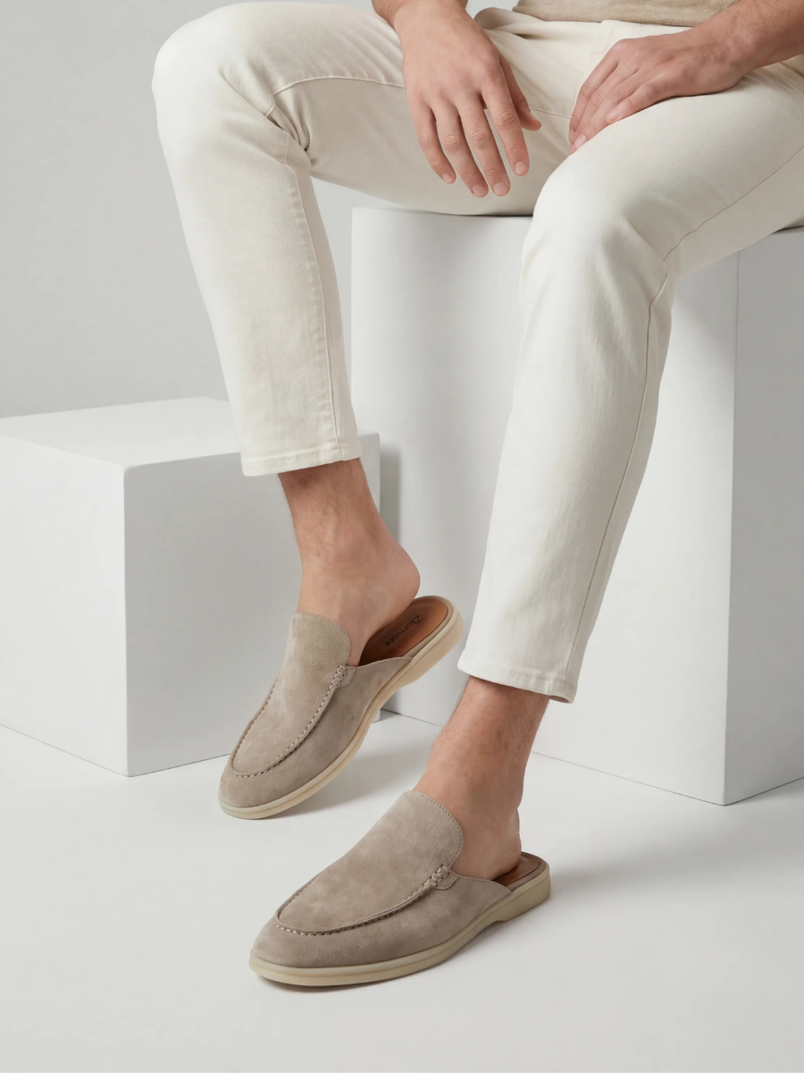 Tobogán para yate gris claro